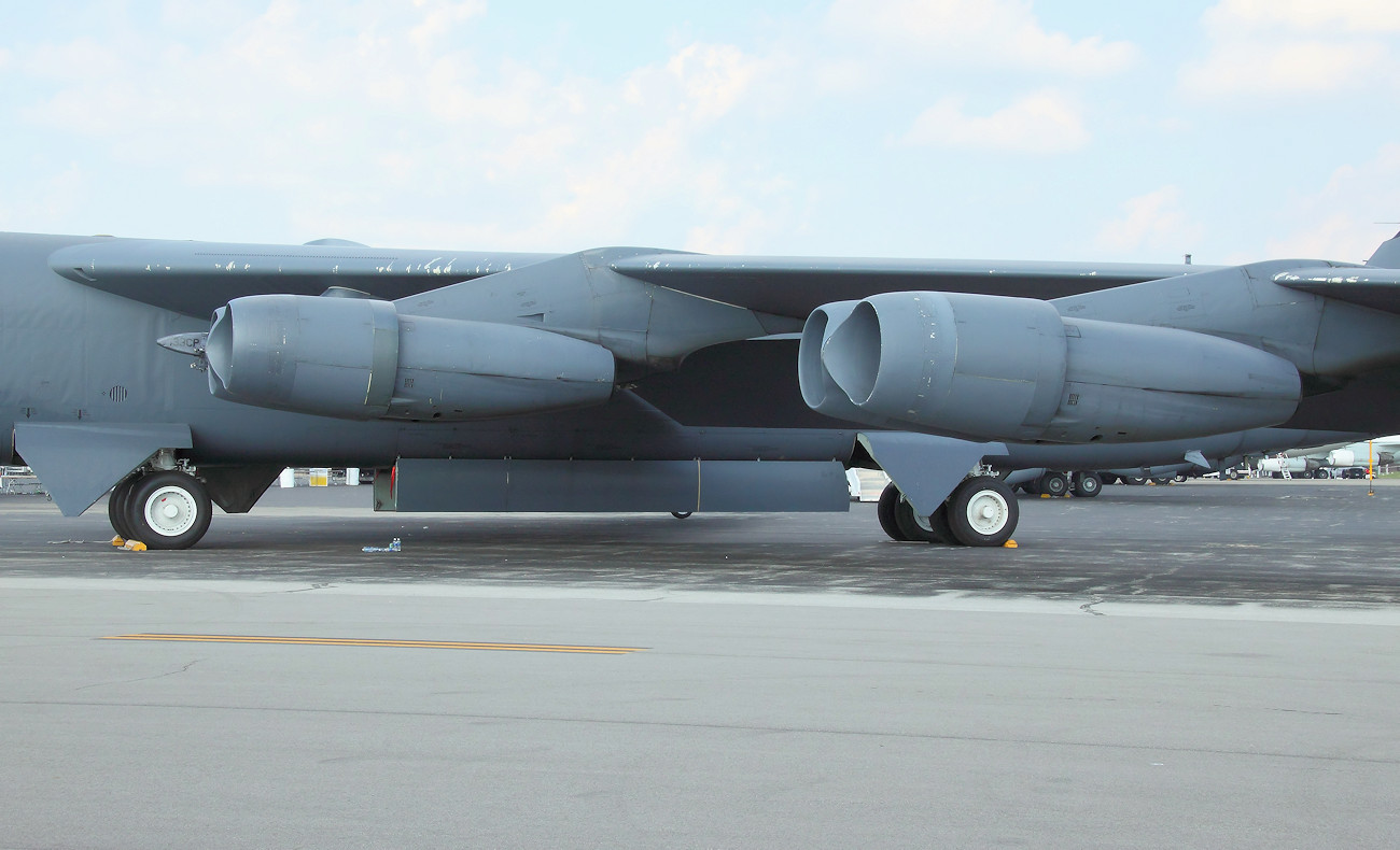 B-52 Stratofortress - 8 Triebwerke