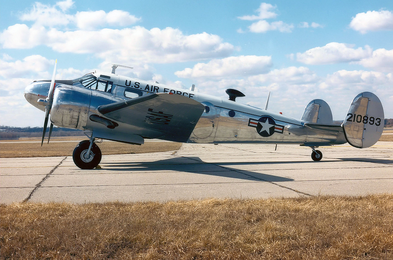 Beech C-45H Expeditor