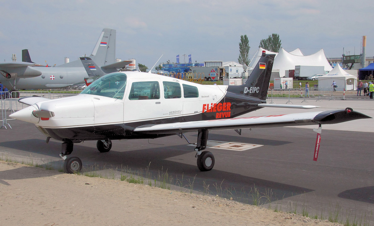 Beechcraft C23 Sundowner - Tiefdecker