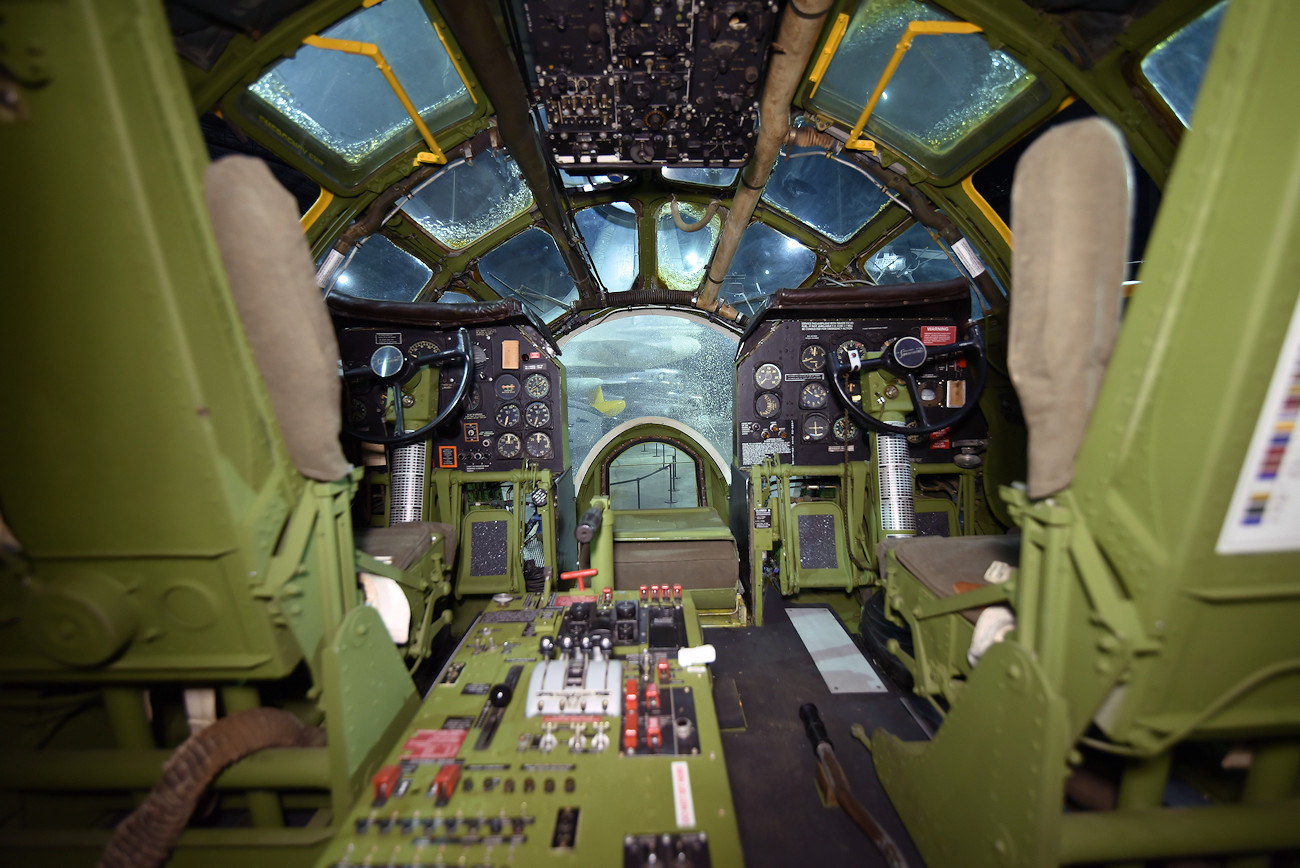 Boeing WB-50D Superfortress - Cockpit