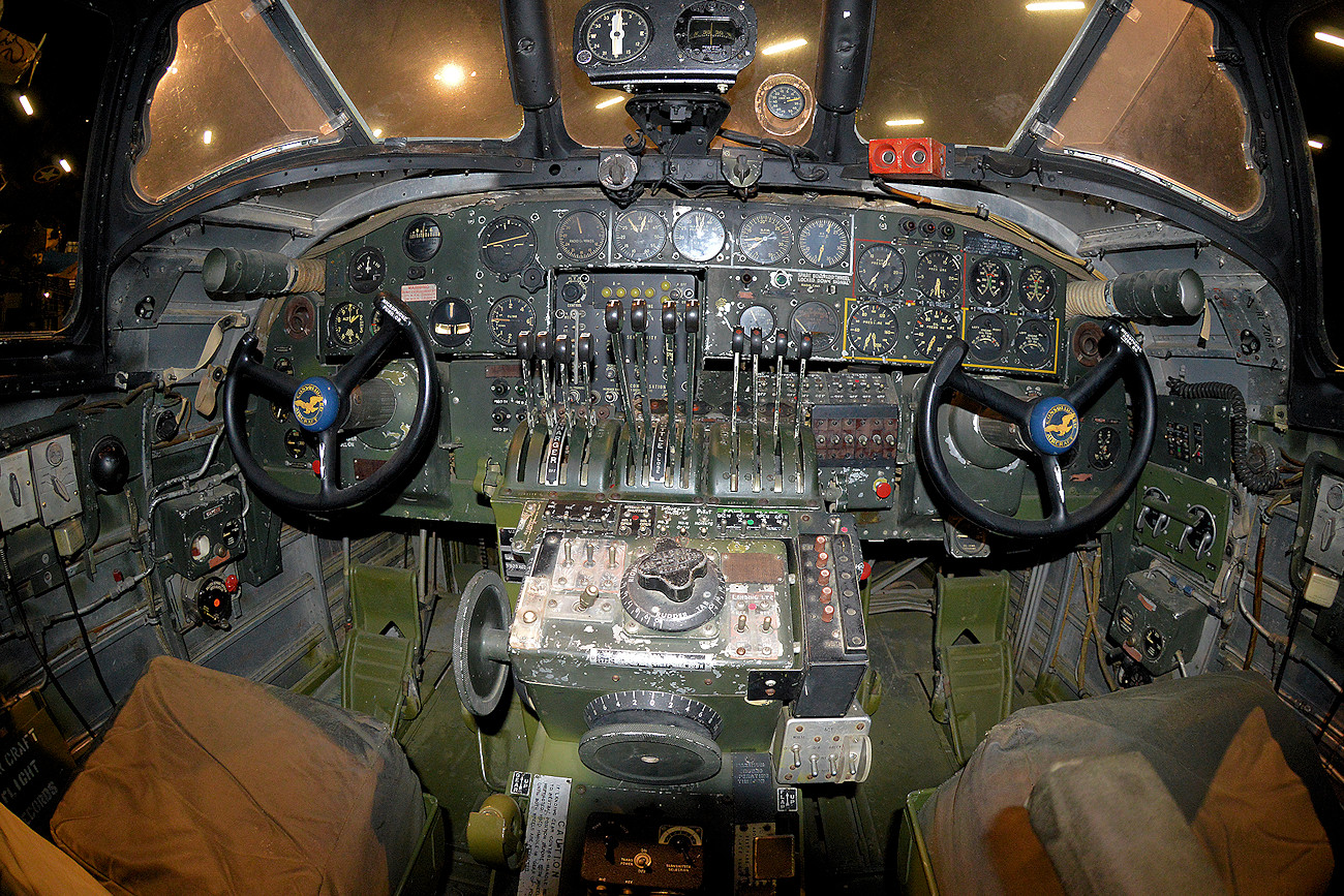 Consolidated B-24 Liberator - Cockpit