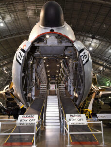 Douglas C-124 Globemaster II - Laderampe