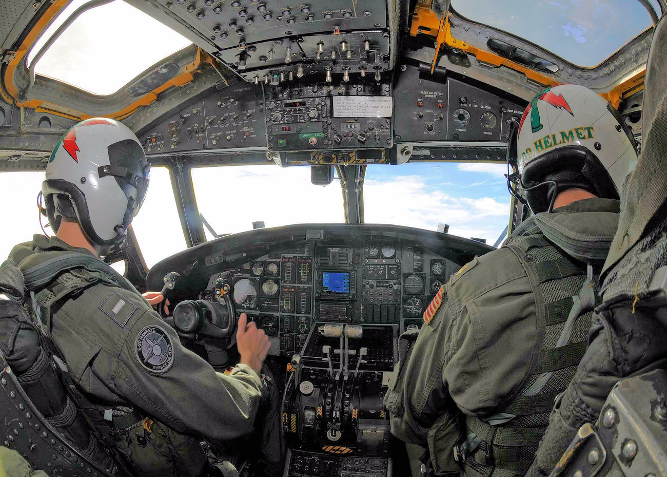 Grumman E-2 Hawkeye - Cockpit