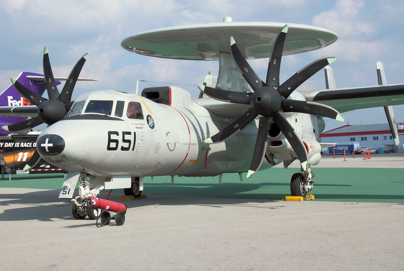 Grumman E-2 Hawkeye - trägergestütztes Frühwarnflugzeug