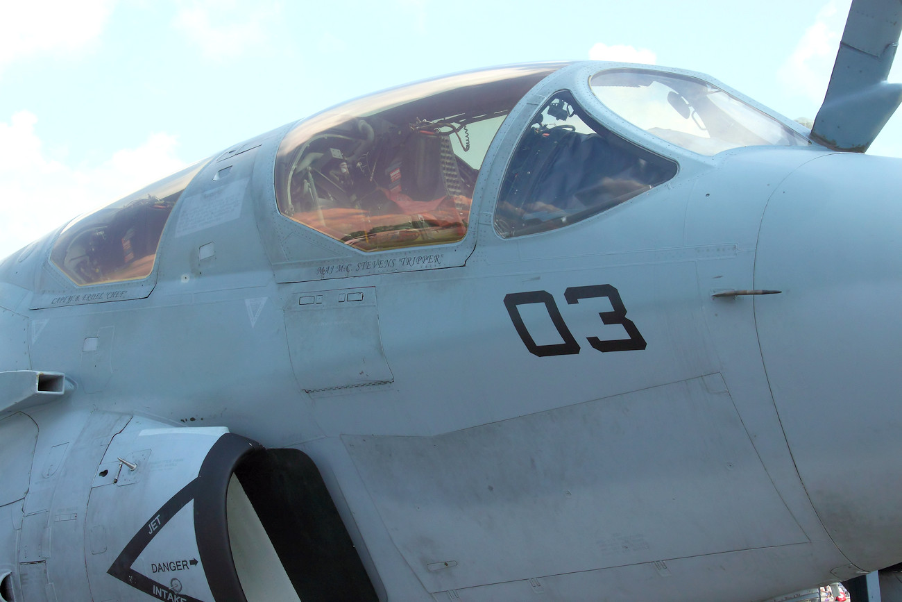 Grumman EA-6 Prowler - Cockpit