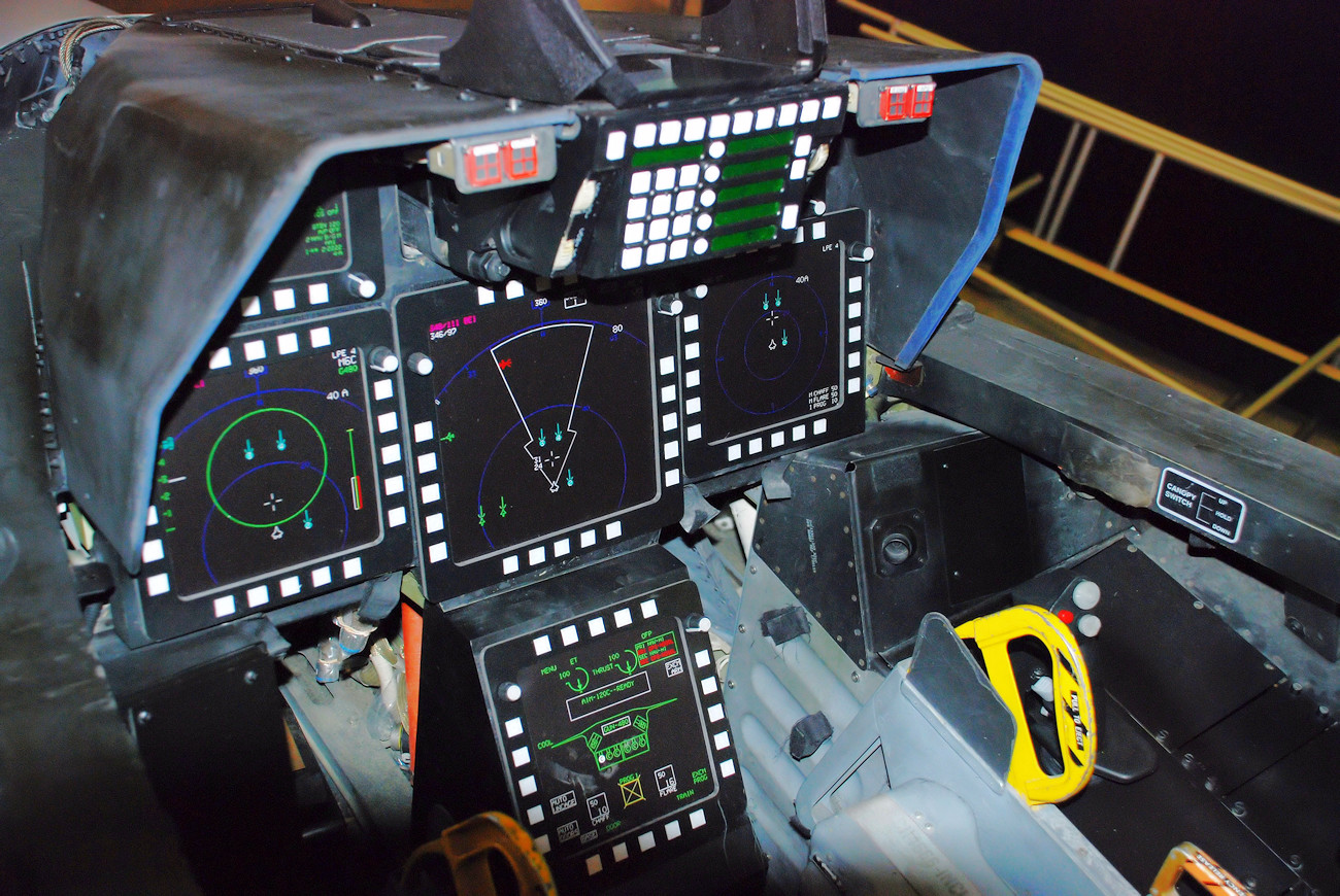 Lockheed Martin F-22 Raptor - Cockpit