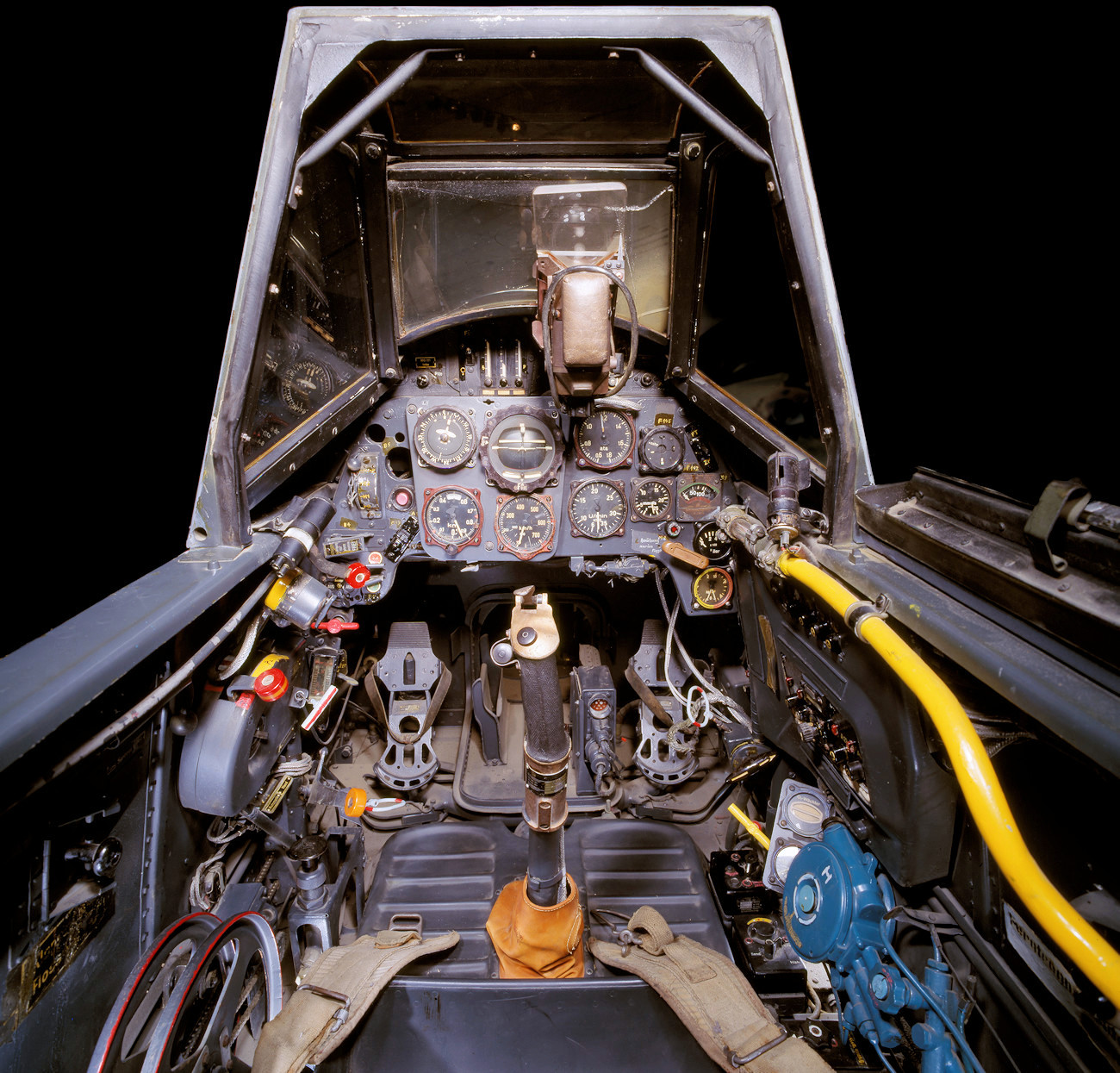 Messerschmitt Bf 109G-10 - Cockpit