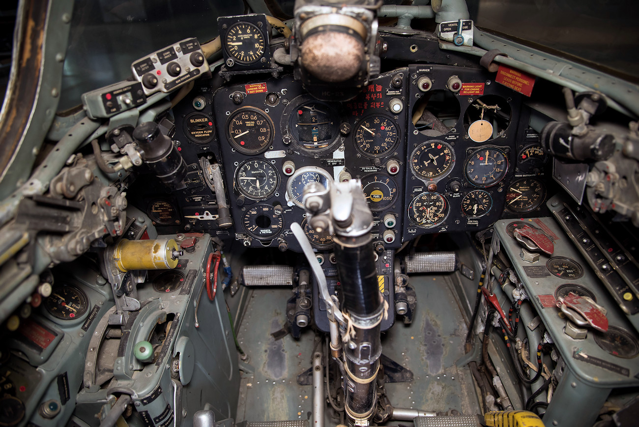 Mikoyan-Gurevich MiG-15 bis - Cockpit