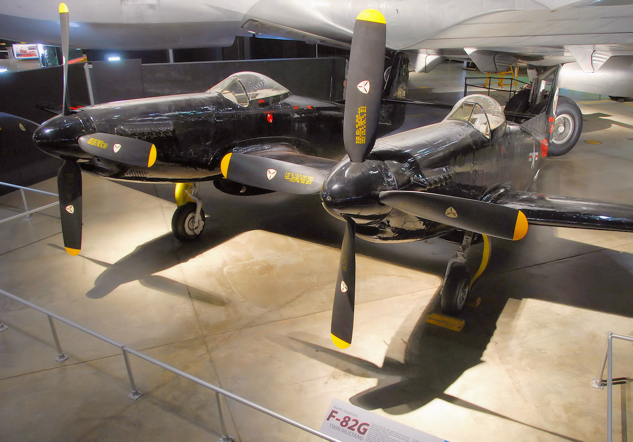 North American F-82G Twin Mustang - P-51 mit Doppelrumpf