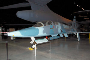 Northrop AT-38B Talon - Erstes zweistrahliges Trainingsflugzeug der USA für Militärpiloten