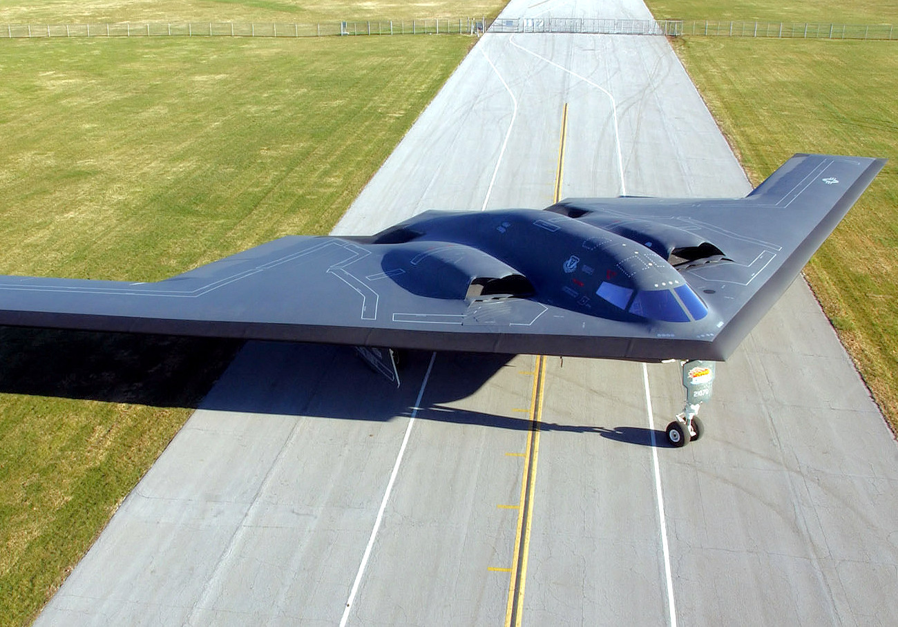 Northrop B-2 Spirit - schwerer Bomber der U.S. Air Force als Nurflügelflugzeug mit Tarnkappenfähigkeit