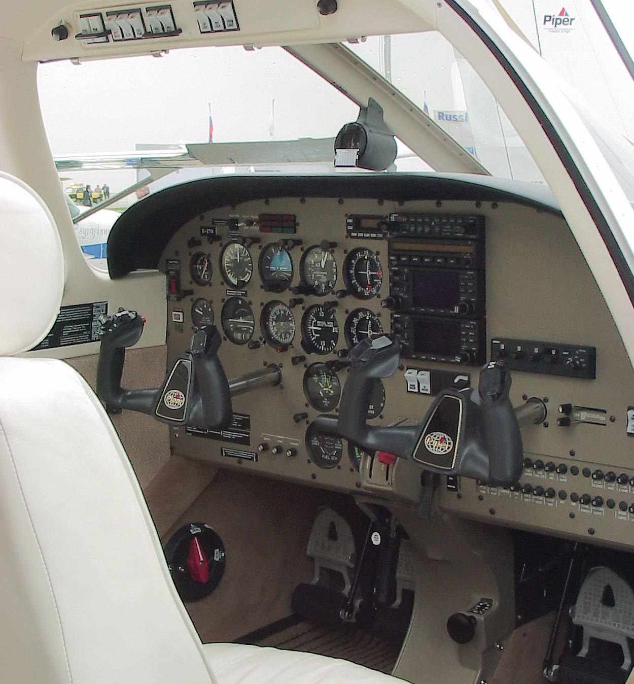 Piper Archer III PA-28 - Cockpit