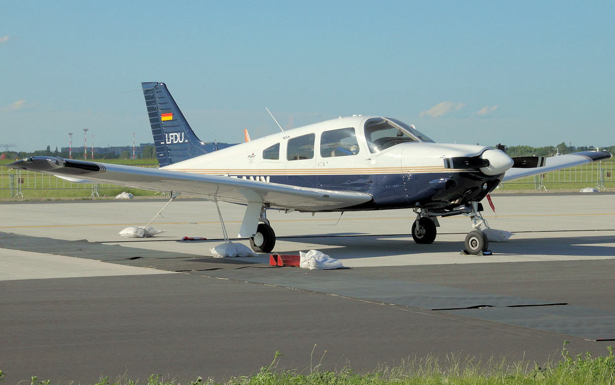 Piper Arrow IV PA-28 R-201 - Geschäftsreiseflugzeug