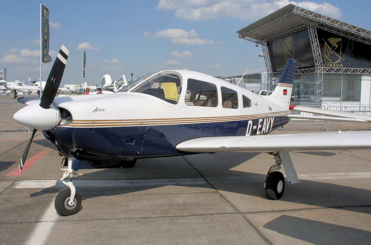 Piper Arrow PA 28 - viersitziges Reiseflugzeug des Flugzeugherstellers Piper Aircraft Corporation