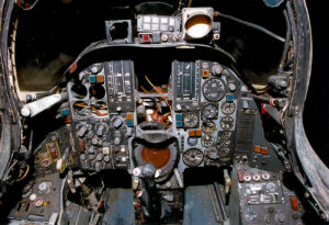 Republic F-105D Thunderchief - Cockpit