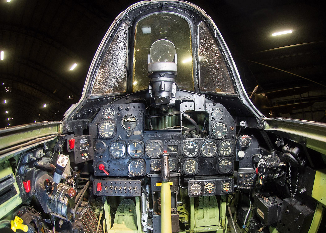 Republic P-47D Thunderbolt - Cockpit