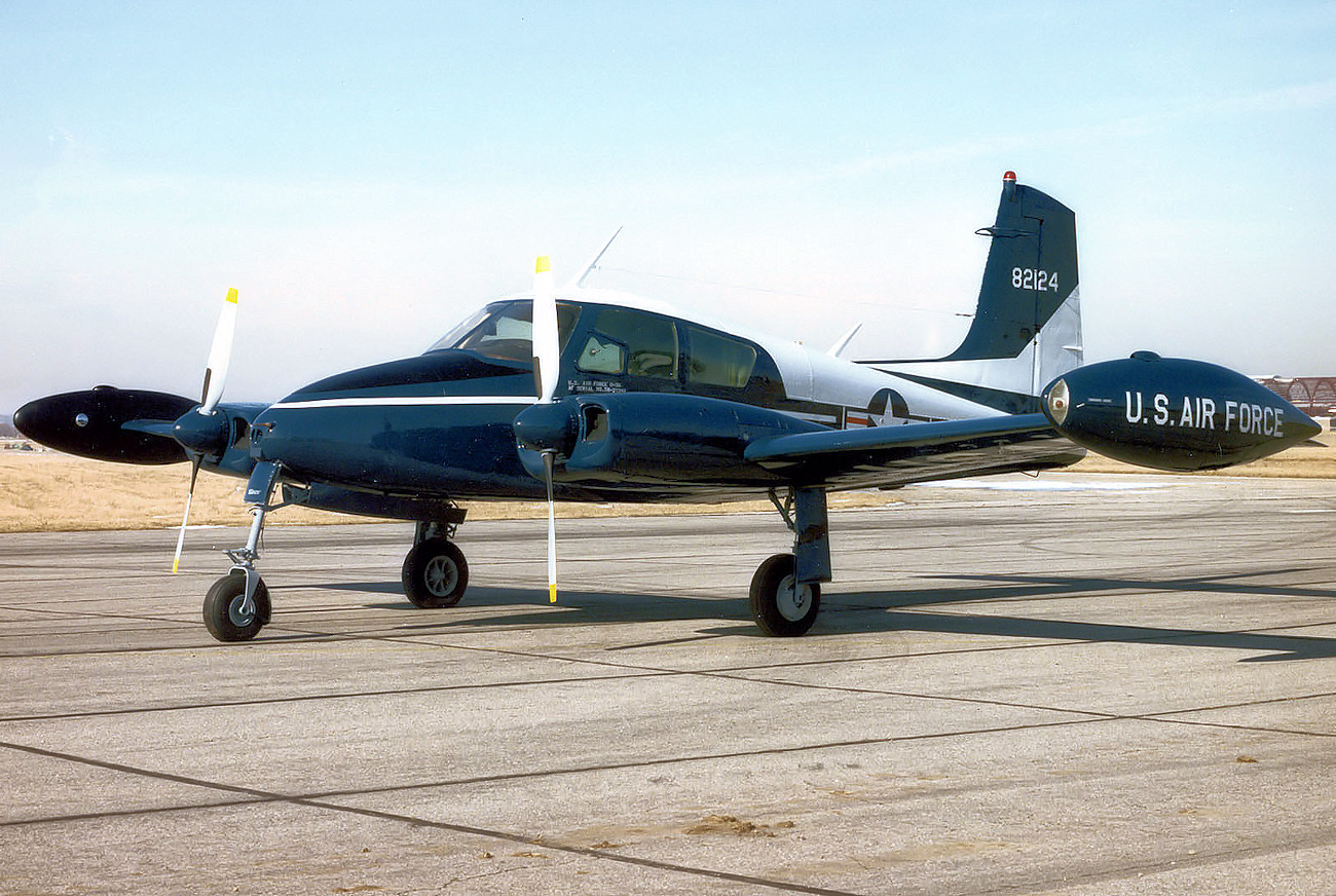 Cessna U-3A Blue Canoe - Flugzeug der U.S. Air Force