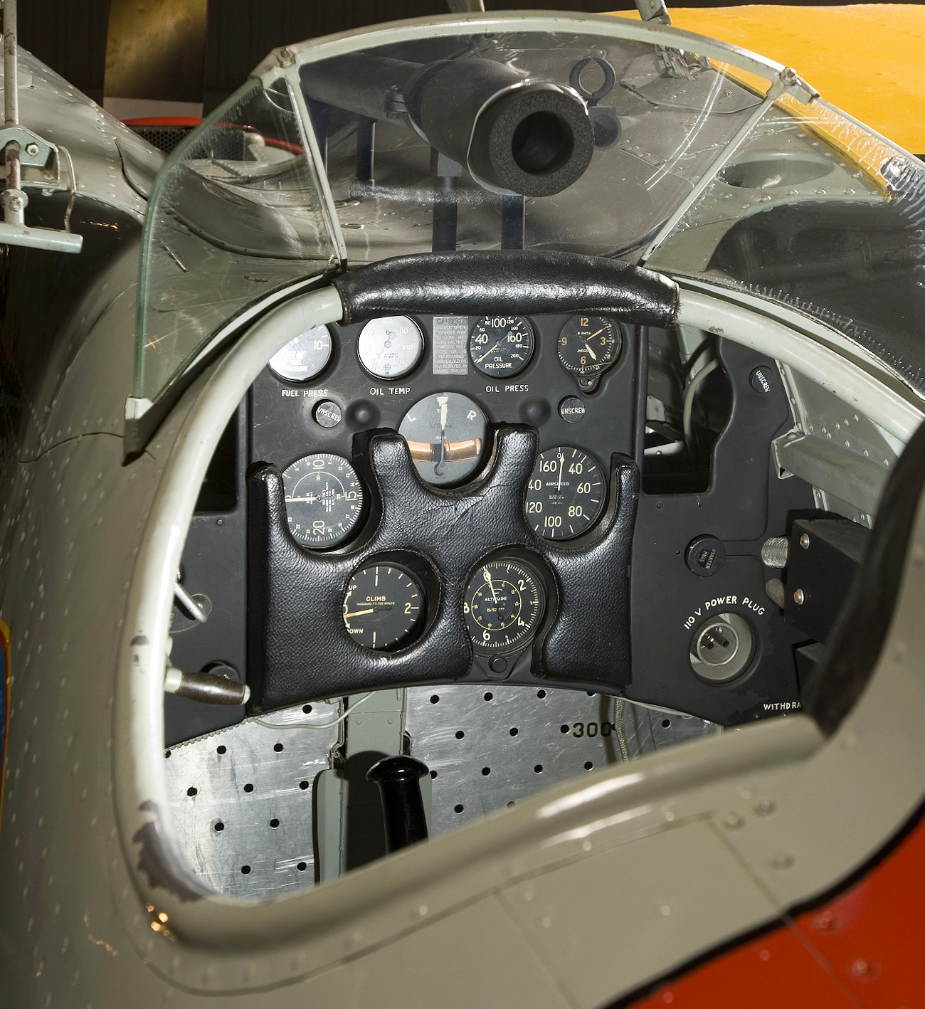 Curtiss F9C-2 Sparrowhawk - Cockpit