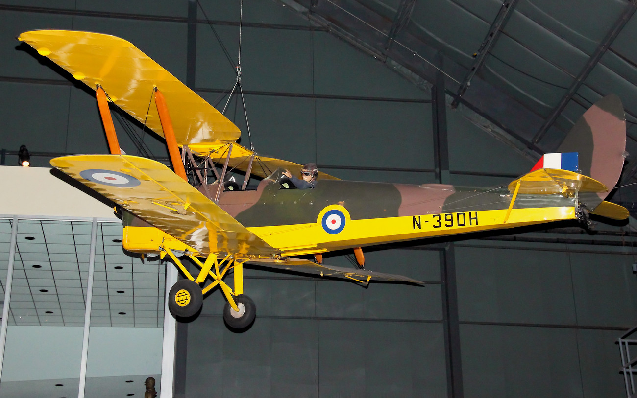 De Havilland DH 82A Tiger Moth - Jagdflugzeug