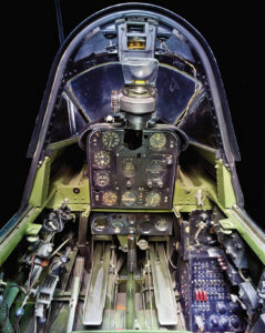 Douglas SBD Dauntless - Cockpit vorne