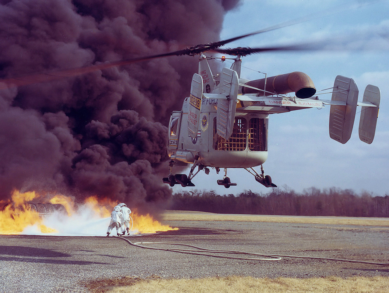 Kaman HH-43B Huskie - Löschvorgang