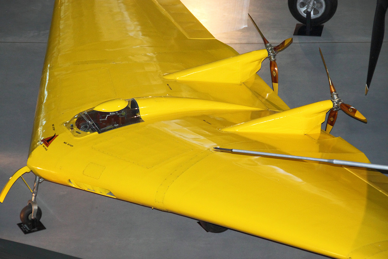 Northrop N-1M - Nurflügelflugzeug mit Schubpropeller