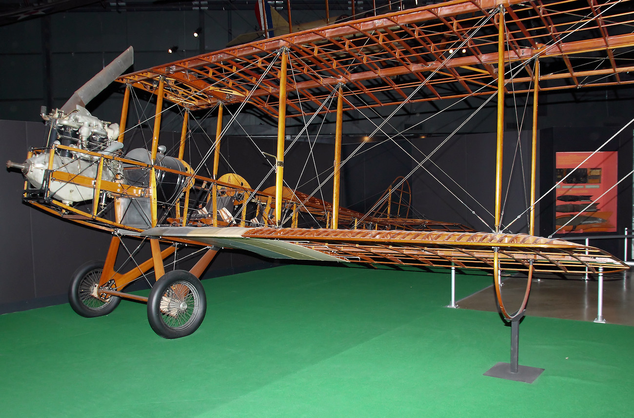 Standard J-1 - Skelett des Flugzeugs