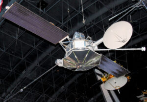 Mariner 10 Satellit - die erste Sonde, die zwei Planeten besuchte
