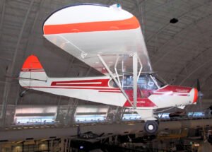 Piper PA-18 Super Cub - Dieses Flugzeug wird als Sport-, Schul- und Aufklärungsflugzeug genutzt