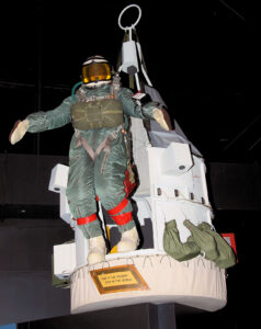 JProjekt Excelsior Gondola - Joseph Kittinger sprang 1960 in 4,6 Min. im freien Fall mit 988 km/h aus 31.333 m Höhe