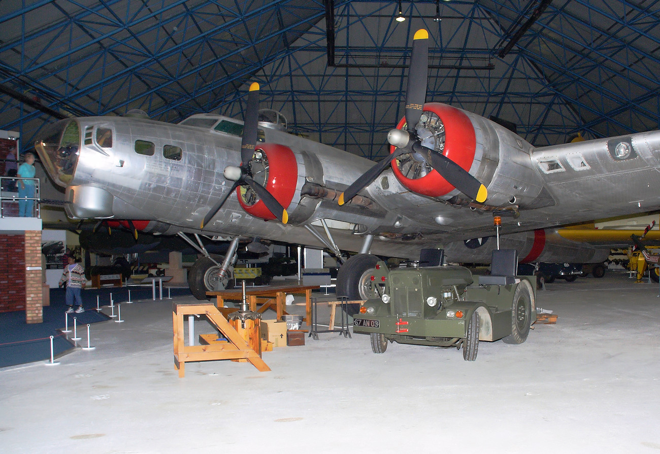 Boeing B-17 - Flying Fortress