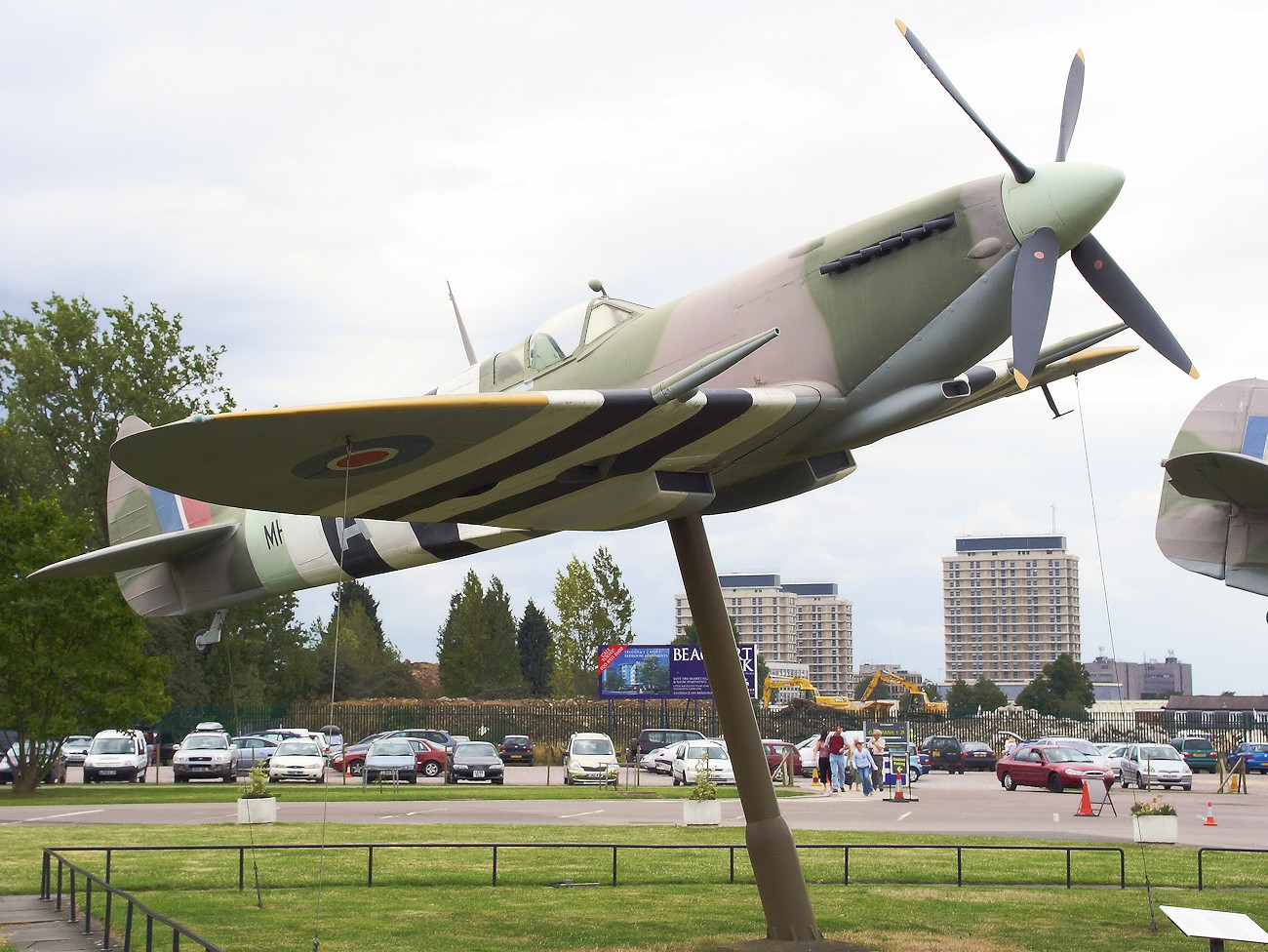 Supermarine Spitfire - Kampfflugzeug des 2. Weltkriegs im Eingangsbereich des RAF-Museums London