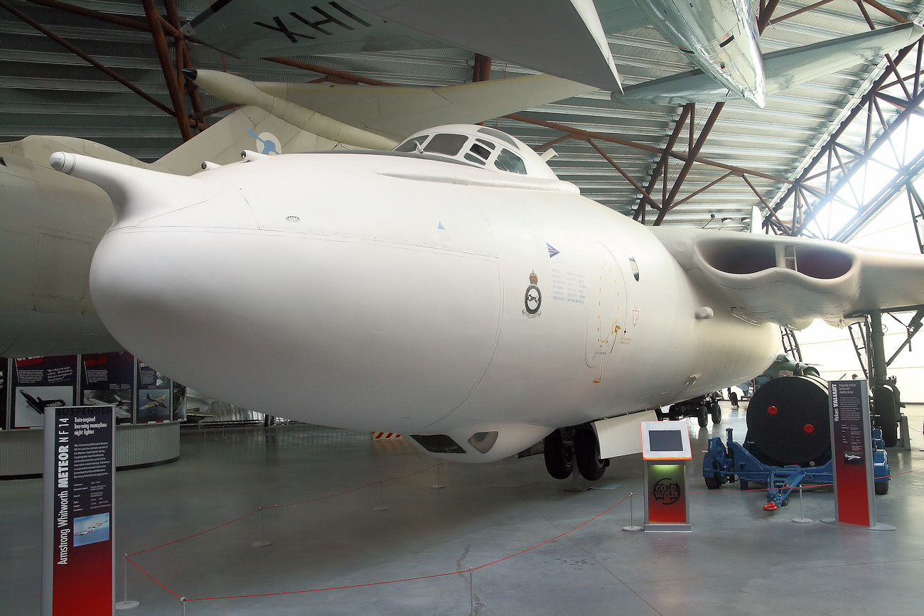 Vickers Valiant - schwerer Bomber zum Abwurf britischer Atomwaffen