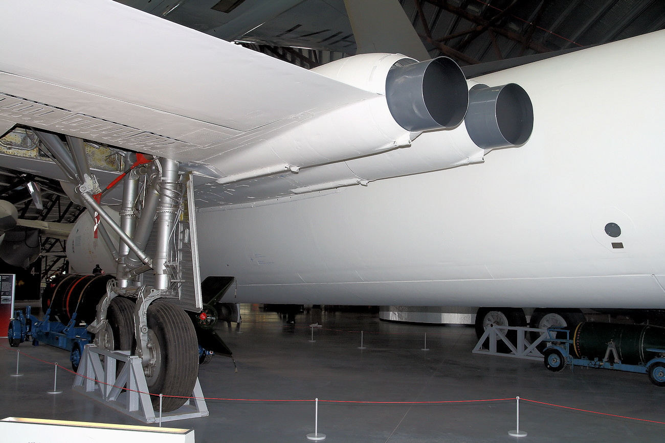 Vickers Valiant - Turbojet Rolls Royce Avon RA28