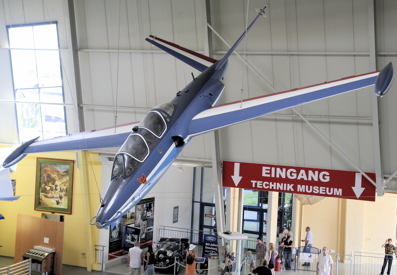 Fouga Magister C.M 170 R - Kampfflugzeug