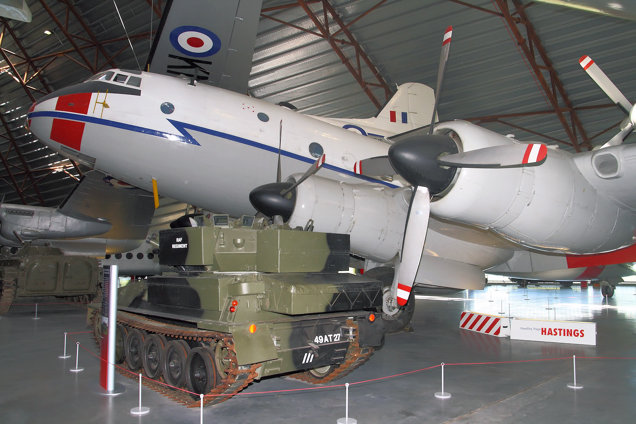 Handley Page Hastings IWM Transportflugzeug