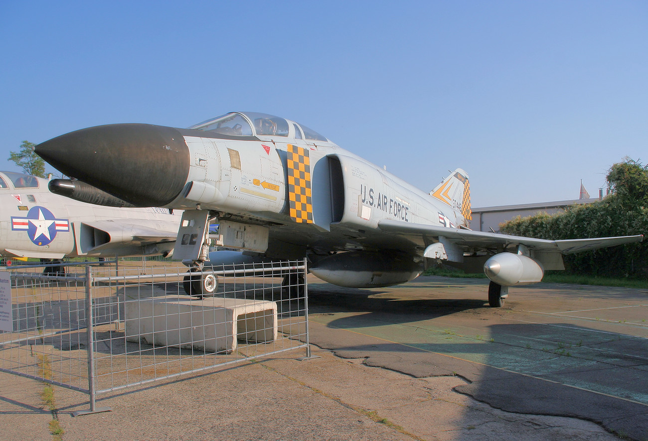 McDonnell Douglas F-4 J Phantom II - Kampfflugzeug