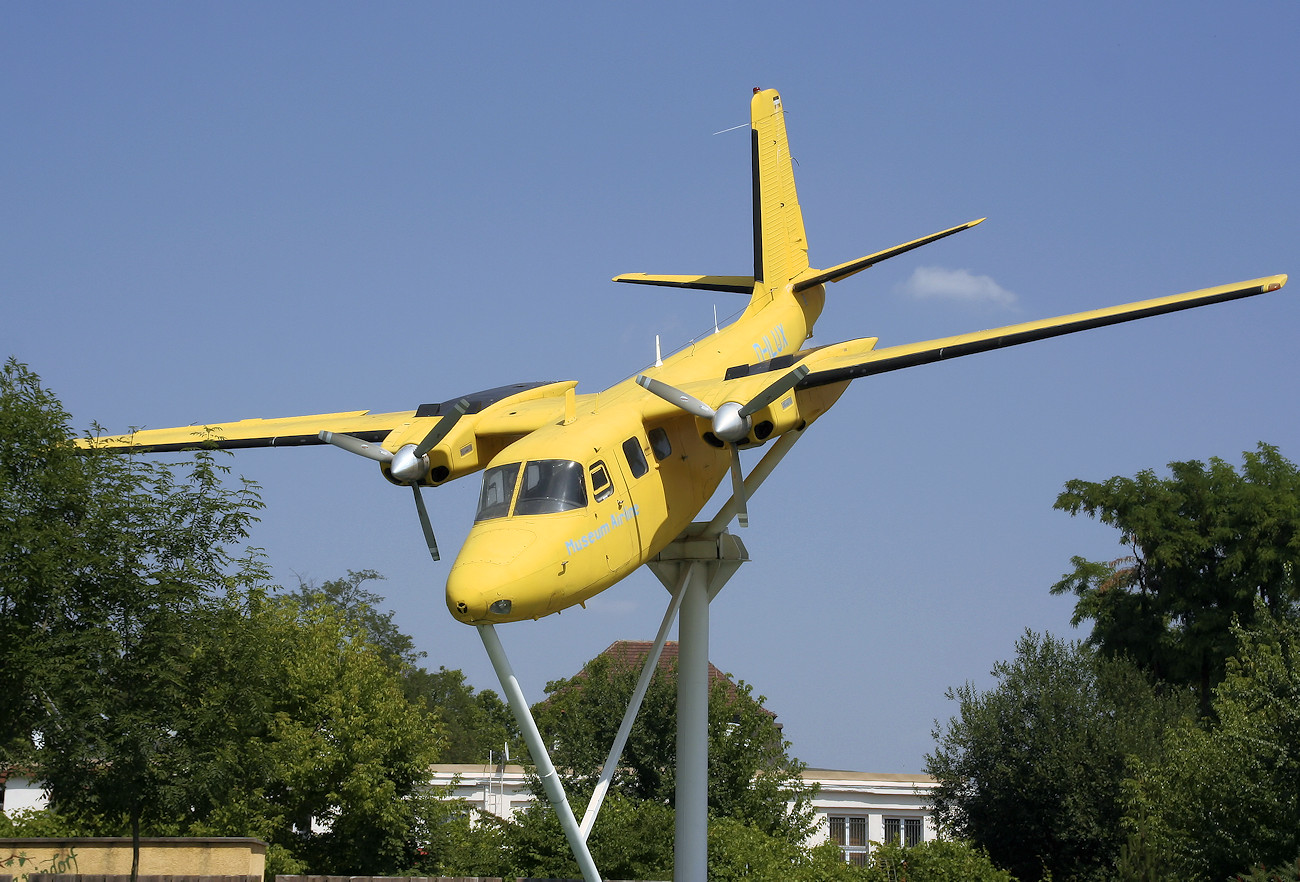 Rockwell Aero 680 F Commander Transportflugzeug