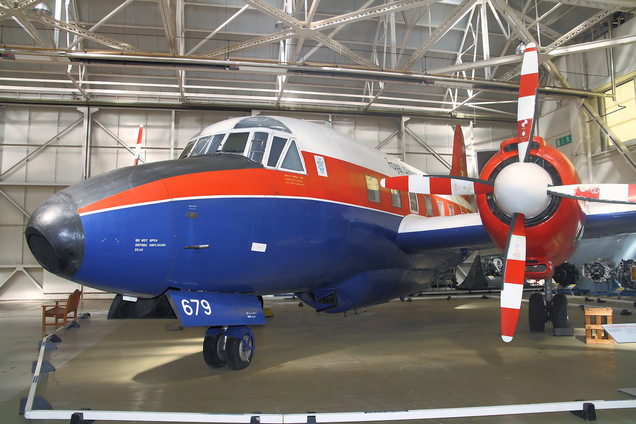 Vickers Varsity T.1 - militärische Variante des Passagierflugzeugs Vickers Viking