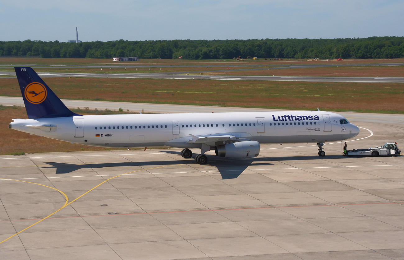 Airbus A321-100 - Rollfeld