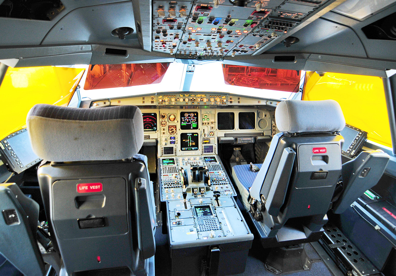 Airbus A330-200 - Cockpit