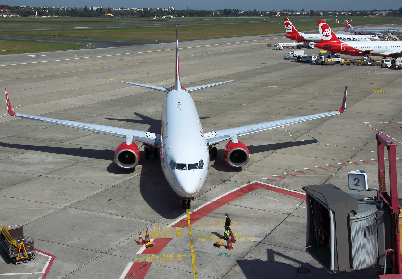 Boeing 737-800 - am Gate 2