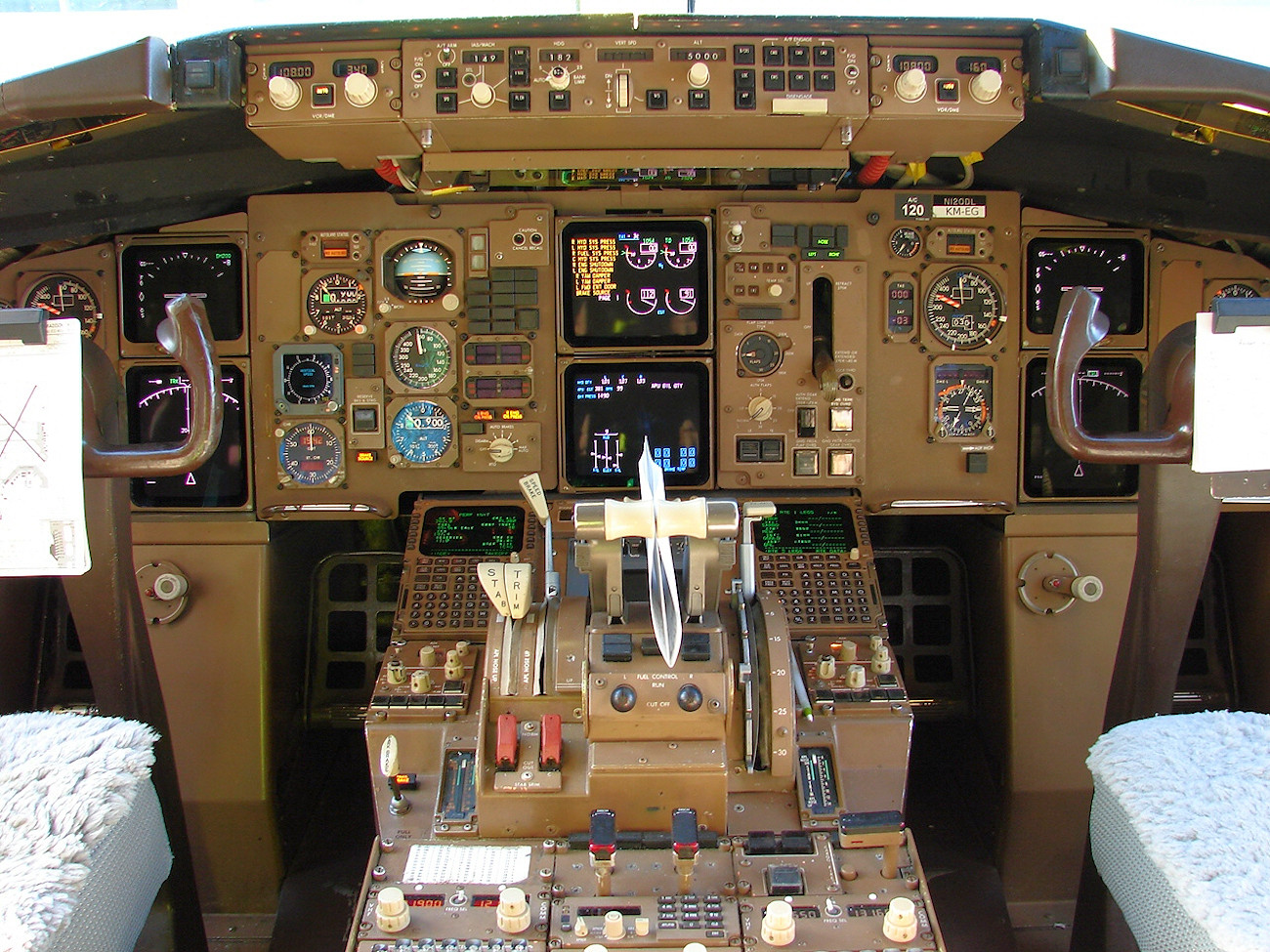 Boeing 767-300 - Cockpit