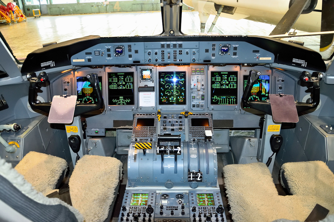 De Havilland DHC-8 400 - Cockpit