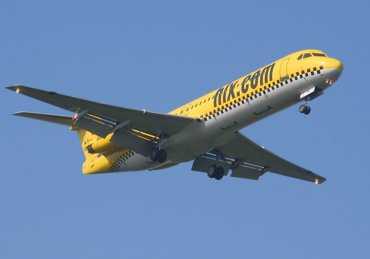 Fokker 100 - Passagierflugzeug