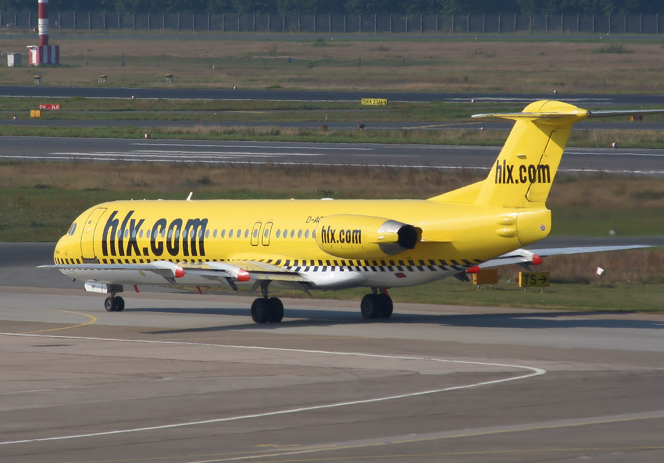 Fokker 100 - Rollfeld