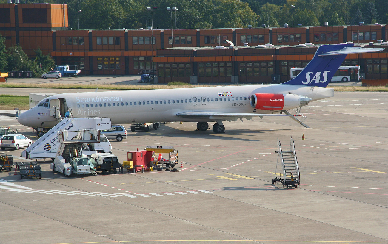 McDonnell Douglas MD-82 - Flugplatz Tegel